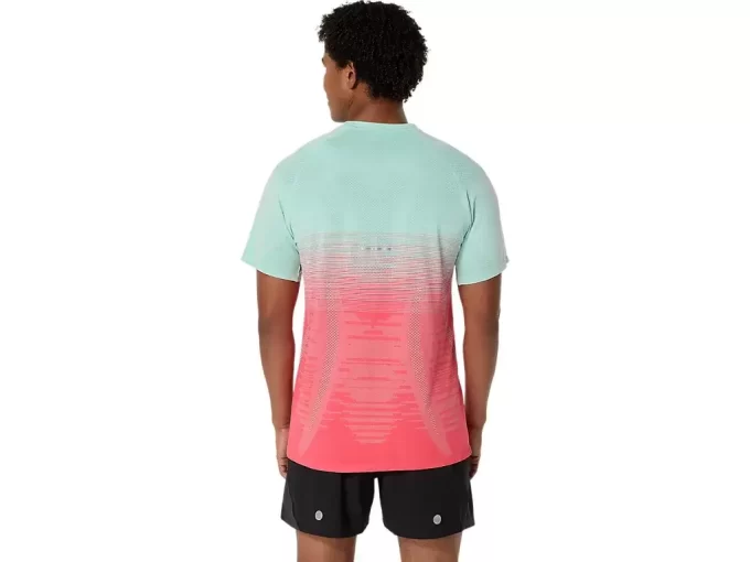 MEN’S SEAMLESS SHORT SLEEVE TOP