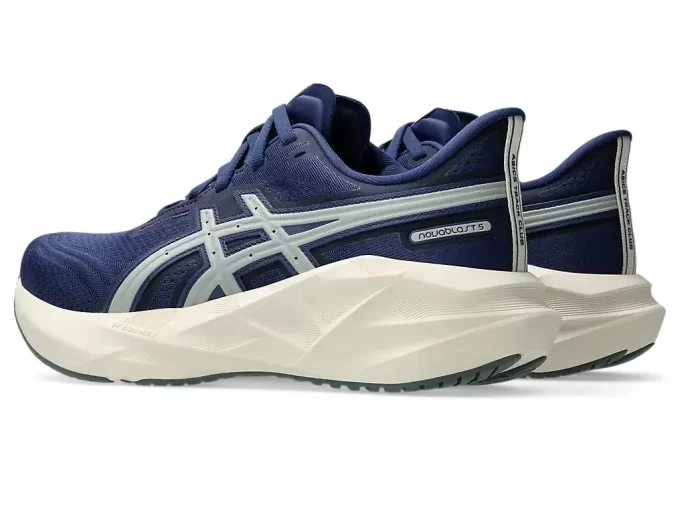 NOVABLAST  5 ASICS TRACK CLUB